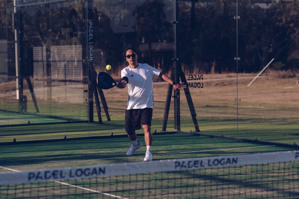 A player lining up a forehand